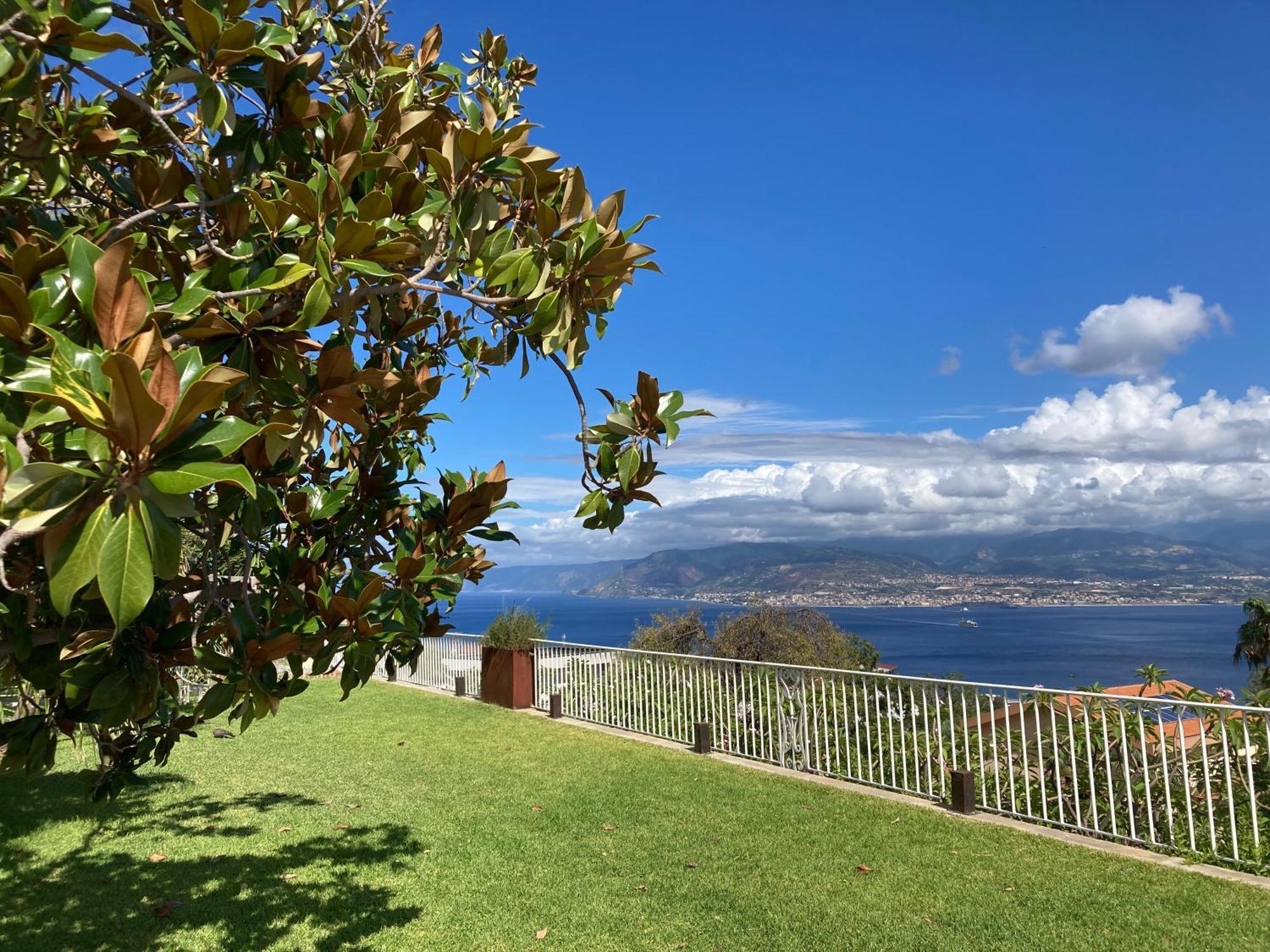 Villa Scilla E Cariddi メッシーナ エクステリア 写真